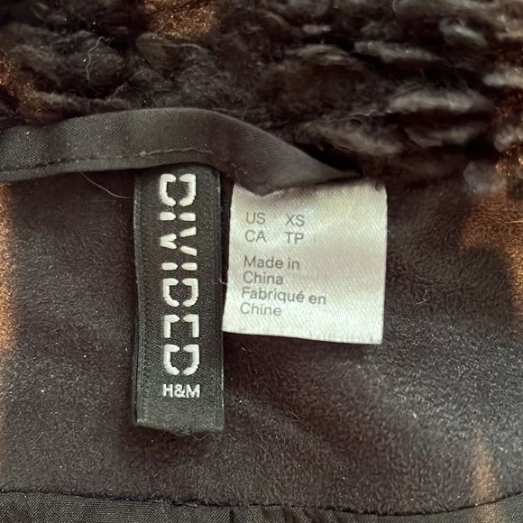 Size XS from H&M black turtle neck teddy bear jacket - Picture 4 of 6